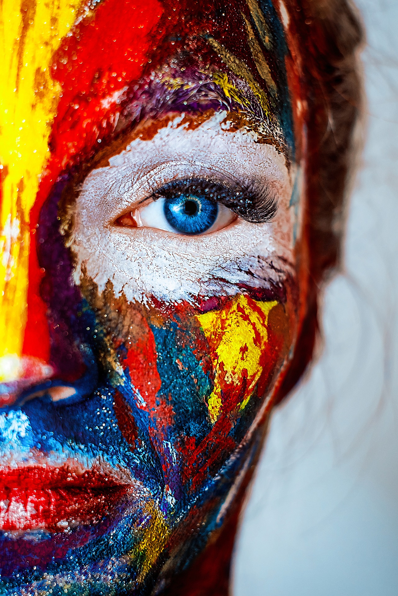 makeup-2983550_1920
